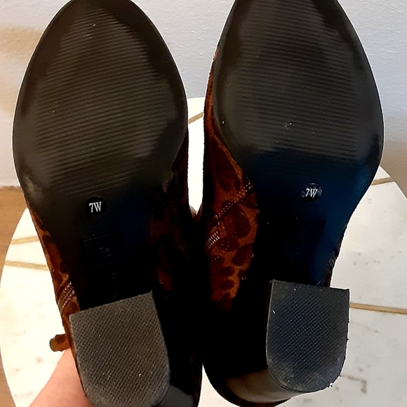 Leopard Cheetah Brown Black Animal Print Ankle Booties Boots Womens 7 Wide - Picture 7 of 8